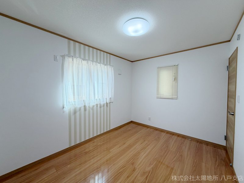八戸市石堂3丁目　建売住宅 内観写真（リビング以外の居室）