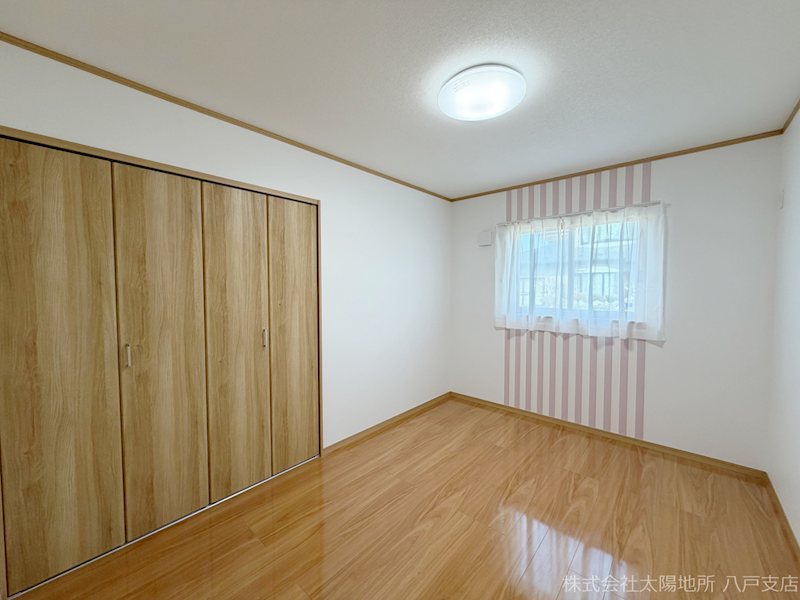 八戸市石堂3丁目　建売住宅 内観写真（リビング以外の居室）