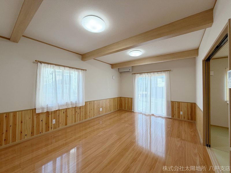 八戸市大字白銀町字白浜道　建売住宅 内観写真（リビング）