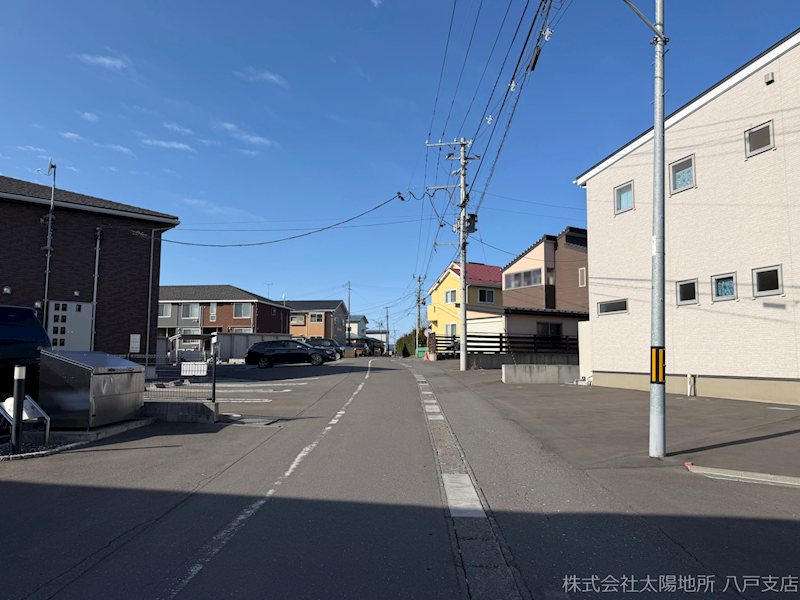 八戸市大字白銀町字白浜道　中古戸建（未入居） 現地写真（前面道路含む現地写真）