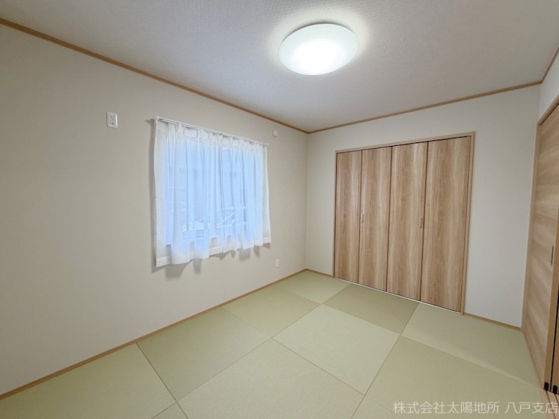八戸市江陽1丁目　A棟 内観写真（リビング以外の居室）