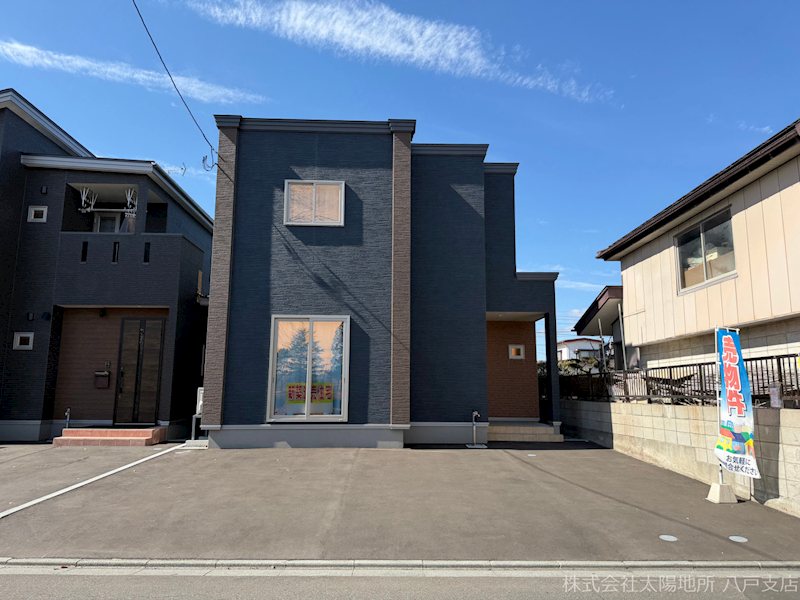 八戸市多賀台3丁目　A棟 現地写真（駐車場）