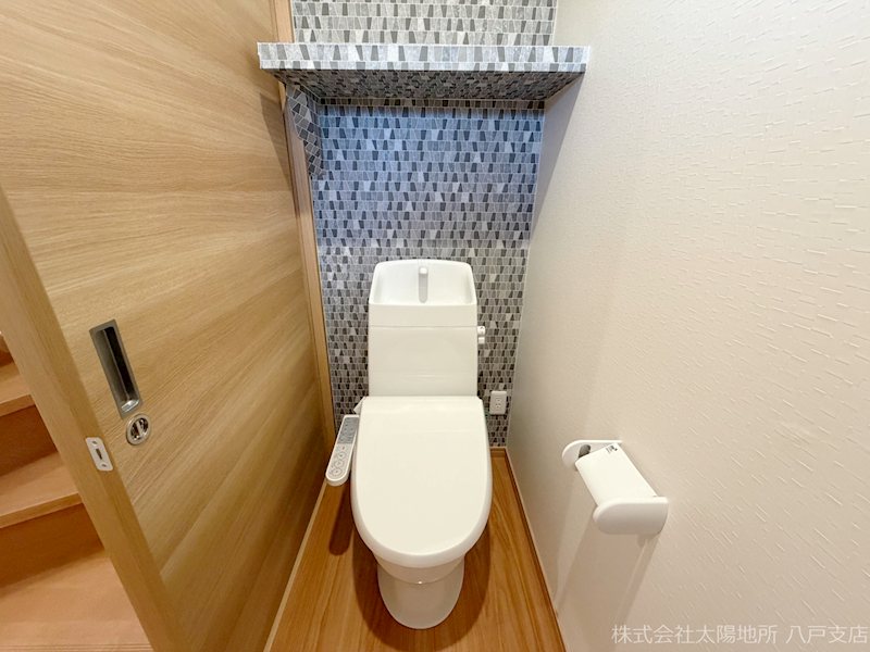 八戸市多賀台3丁目　A棟 内観写真（トイレ）