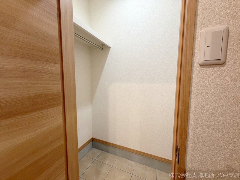 八戸市多賀台3丁目　A棟 内観写真（収納）