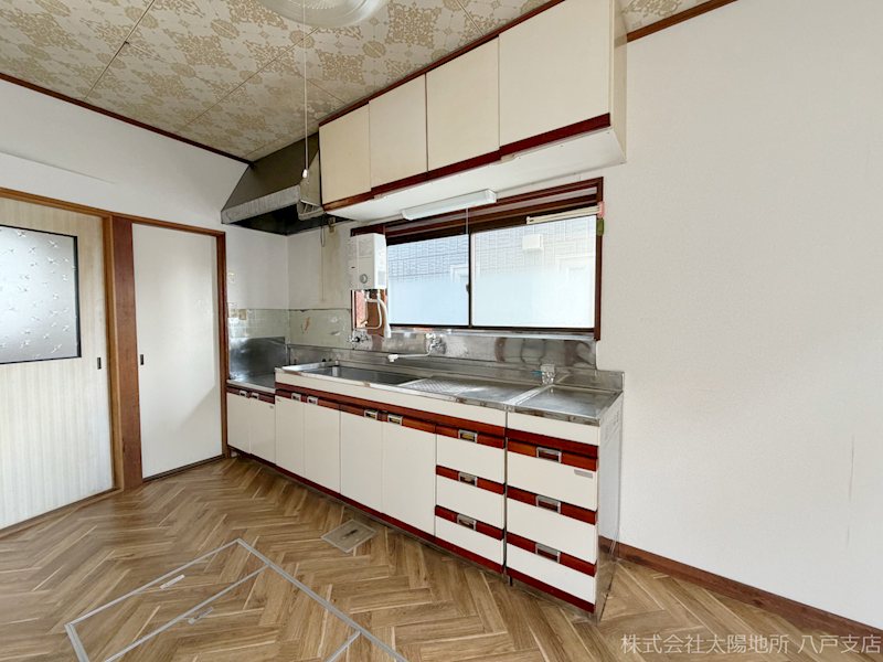 八戸市類家5丁目　中古戸建 内観写真（キッチン）