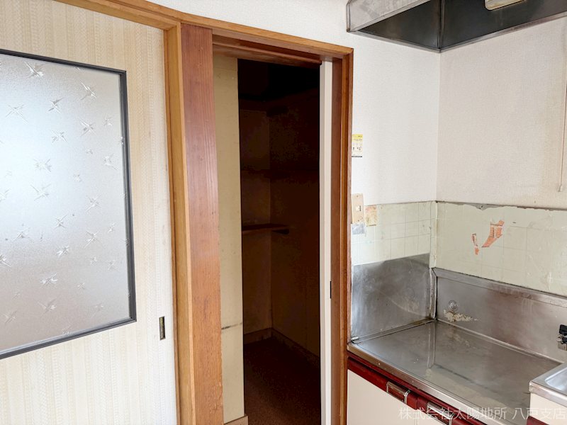 八戸市類家5丁目　中古戸建 内観写真（収納）