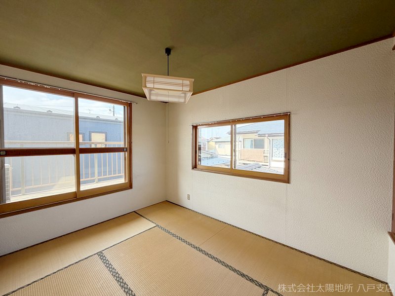 八戸市類家5丁目　中古戸建 内観写真（リビング以外の居室）