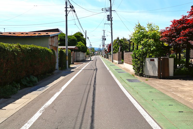 弘前市袋町　中古住宅 現地写真（前面道路含む現地写真）