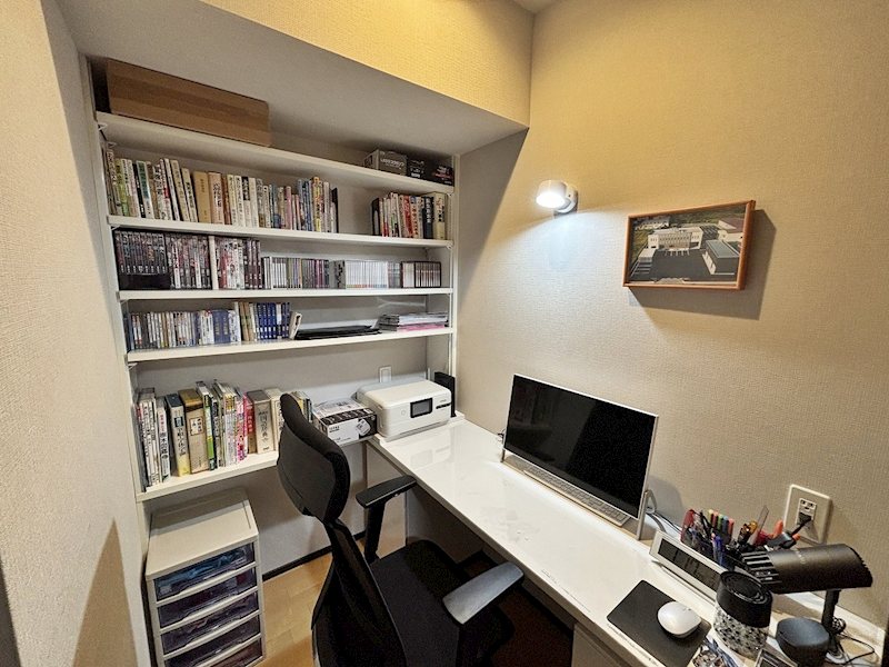レーベン弘前 THE MID TOWER　204号 内観写真（リビング以外の居室）