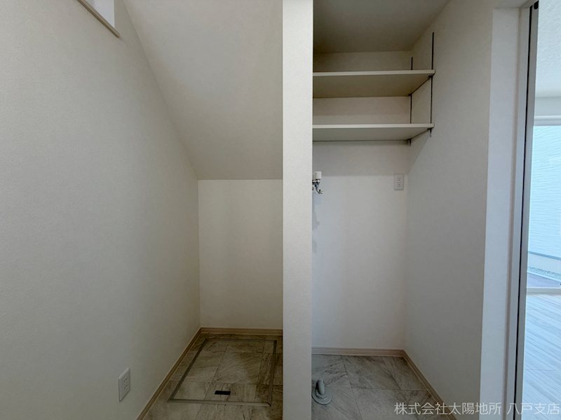 八戸市沼館　B棟 内観写真（洗面台・洗面所）