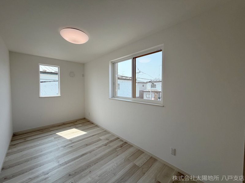 八戸市沼館　Ｃ棟 内観写真（リビング以外の居室）