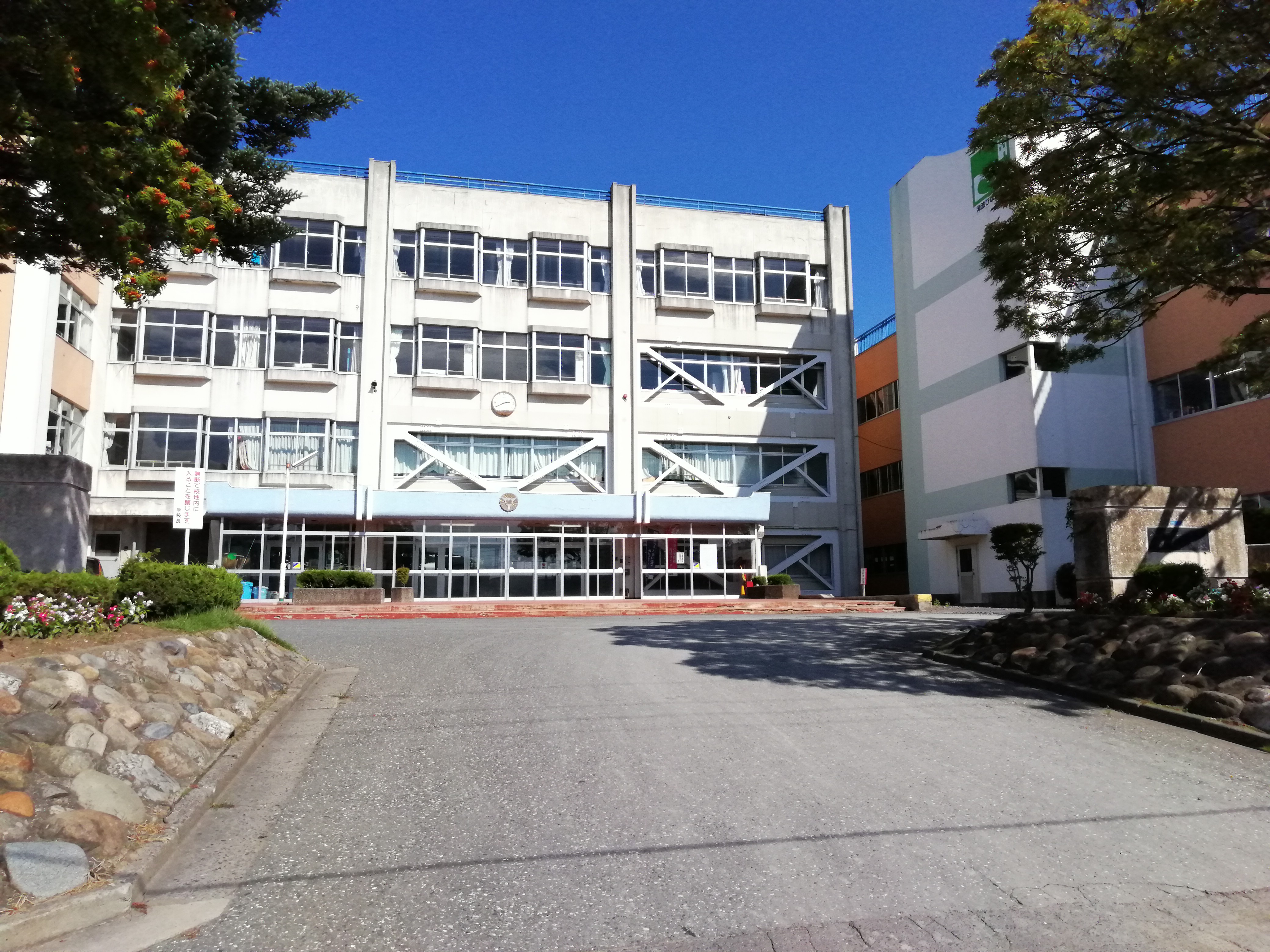 八戸市沼館　Ｃ棟 小学校