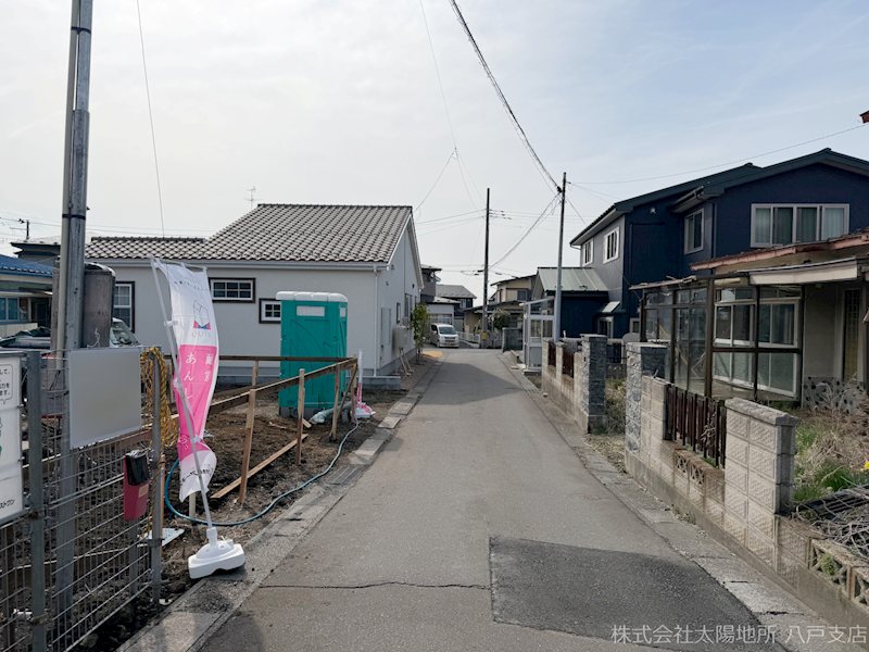 八戸市白銀町第14　1号棟 現地写真（前面道路含む現地写真）