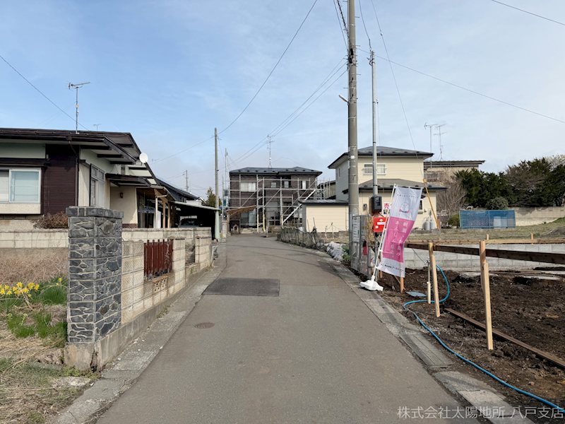 八戸市白銀町第14　1号棟 現地写真（前面道路含む現地写真）
