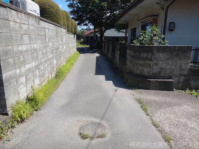 八戸市類家2丁目　売土地 現地写真（前面道路含む現地写真）