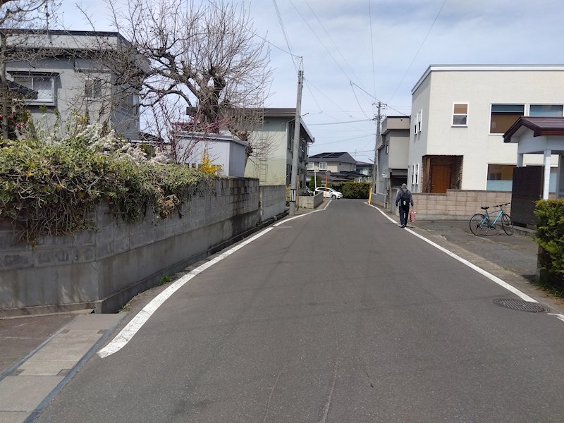 【商談中】清原二丁目土地 現地写真（前面道路含む現地写真）