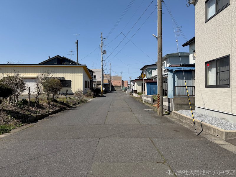 八戸市諏訪3丁目　中古戸建 現地写真（前面道路含む現地写真）