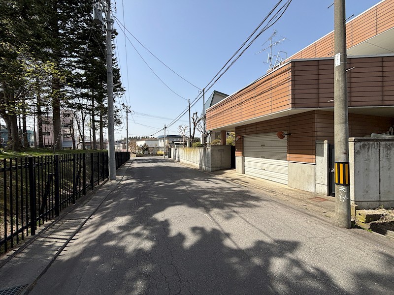 安田近野中古住宅（2棟） 現地写真（前面道路含む現地写真）