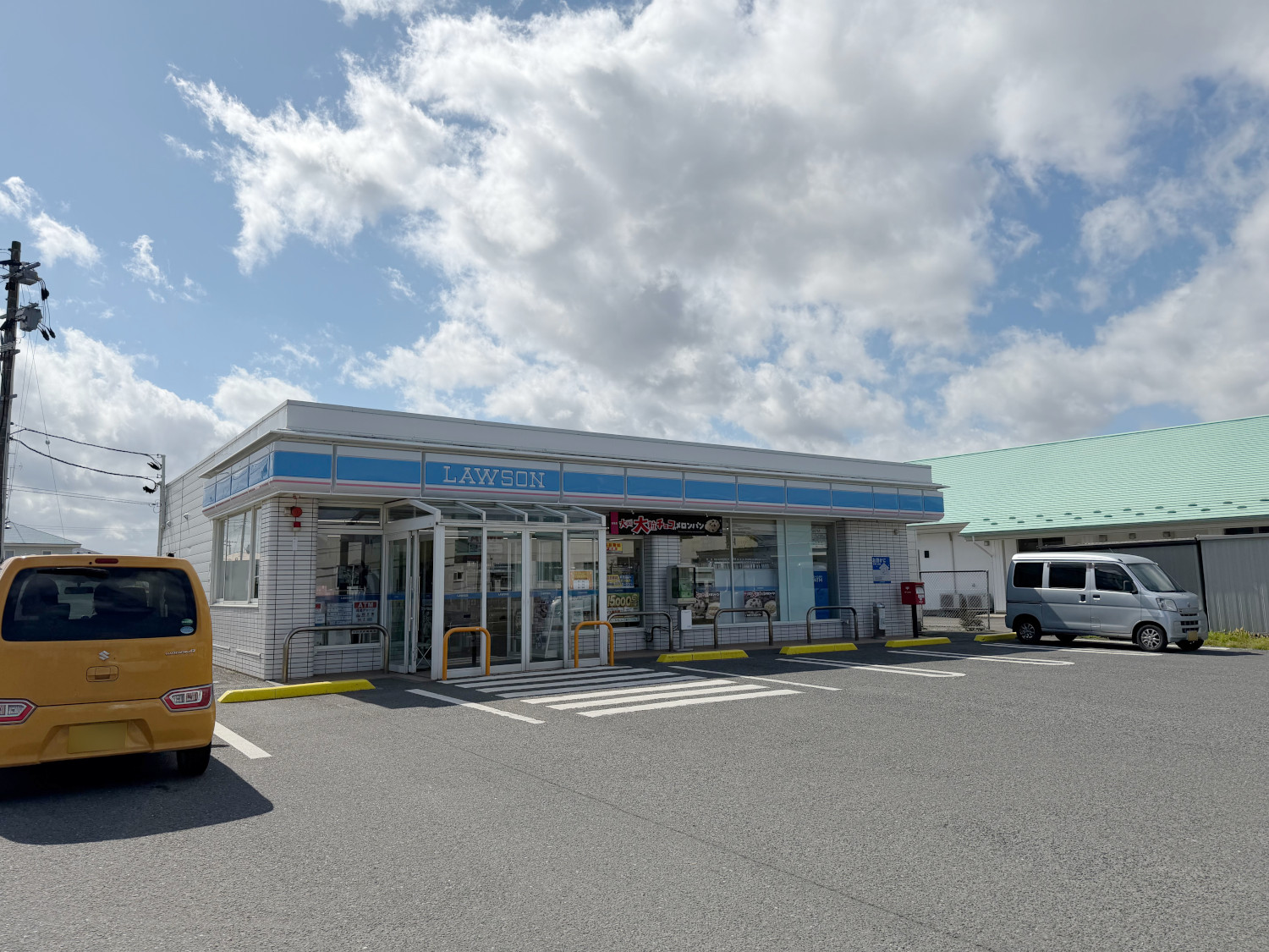 三沢市泉町1丁目　中古戸建 コンビニ