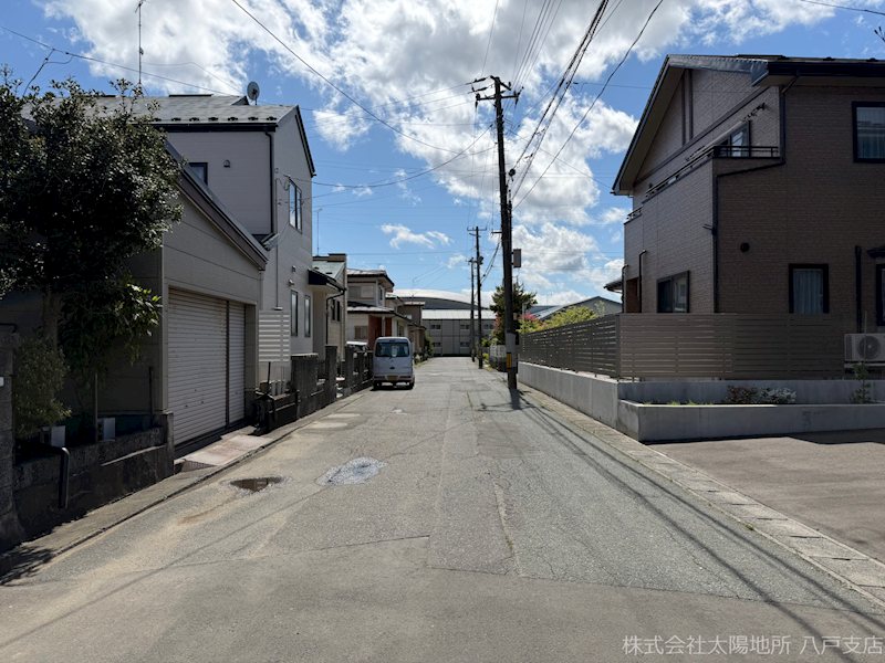 八戸市下長3丁目　建売住宅 現地写真（前面道路含む現地写真）