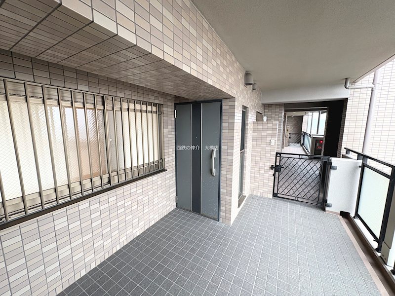 サーパス西城内一番館 現地写真（玄関）