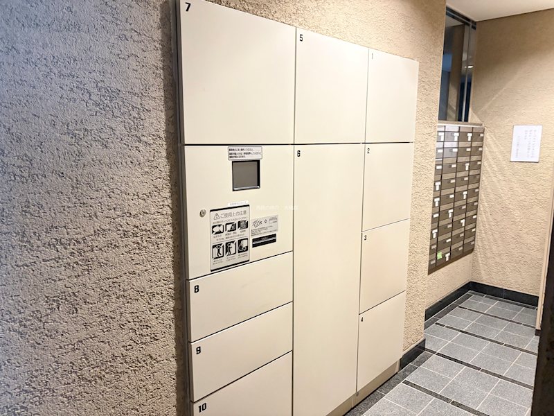 サーパス西城内一番館 共用部写真（エントランス）