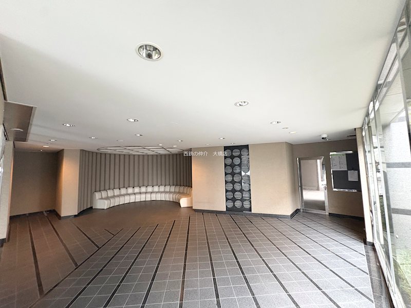 サーパス西城内一番館 共用部写真（ロビー）