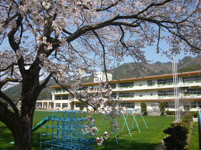 兵庫県朝来市和田山町市場 小学校
