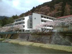 兵庫県朝来市生野町新町 中学校