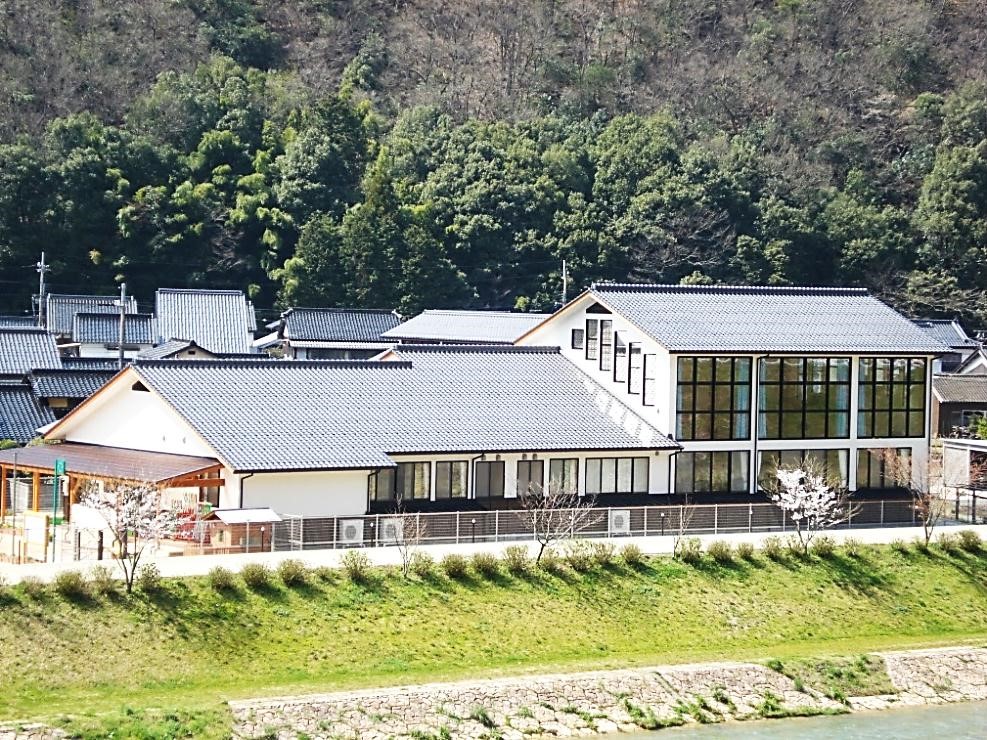 兵庫県朝来市和田山町久世田 幼稚園