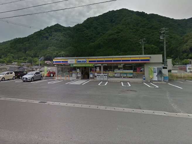 兵庫県養父市八鹿町宿南 コンビニ