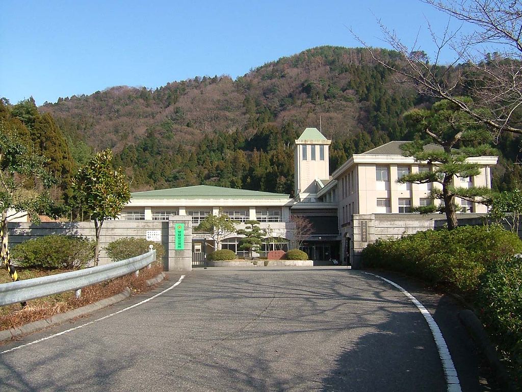 竹野町竹野の戸建て 中学校