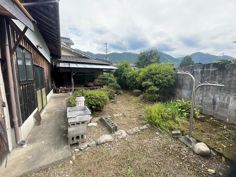 兵庫県朝来市新井 現地写真（庭）