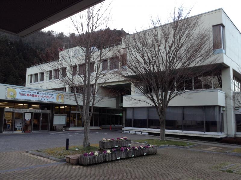 兵庫県朝来市新井 役所