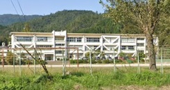 日高町稲葉の戸建て 中学校