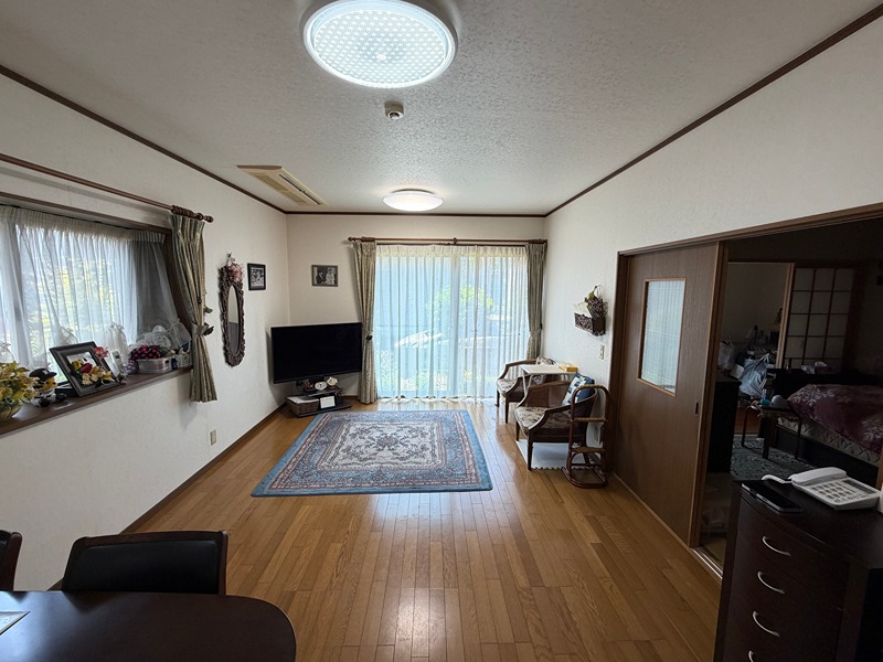 兵庫県朝来市山東町矢名瀬町 内観写真（リビング）