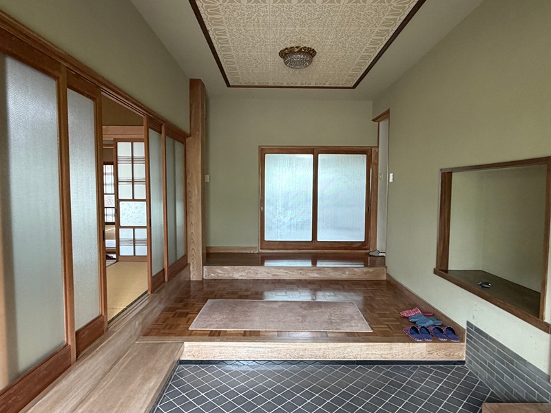 兵庫県朝来市伊由市場 現地写真（玄関）