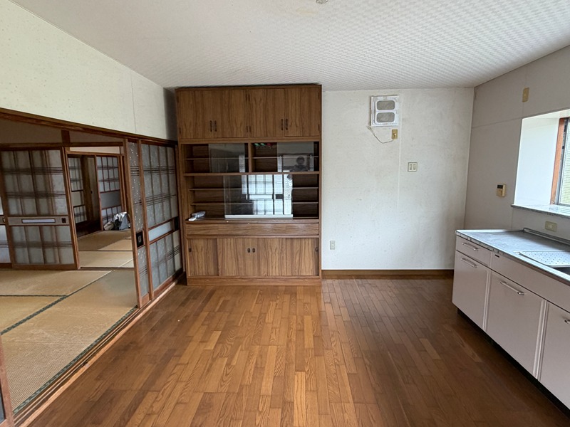 兵庫県朝来市伊由市場 内観写真（リビング）