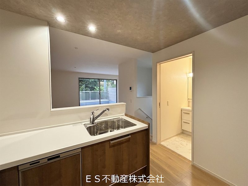 《ES-HOUSE》北区金城町　新築分譲住宅　限定1棟 内観写真（キッチン）