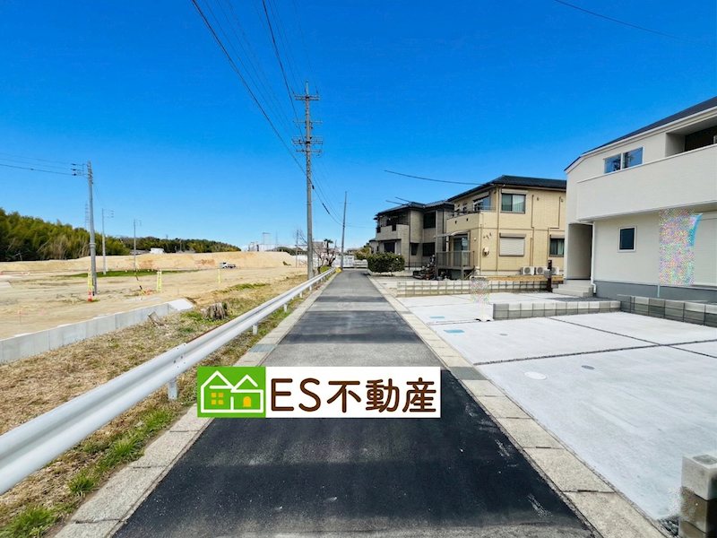 《リーブルガーデン》豊明市二村台1丁目　新築分譲住宅　全2棟　2号棟 現地写真（前面道路含む現地写真）