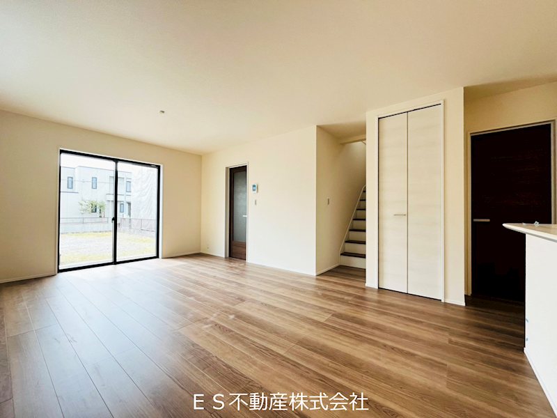 《リーブルガーデン》豊明市二村台1丁目　新築分譲住宅　全2棟　2号棟 内観写真（リビング）