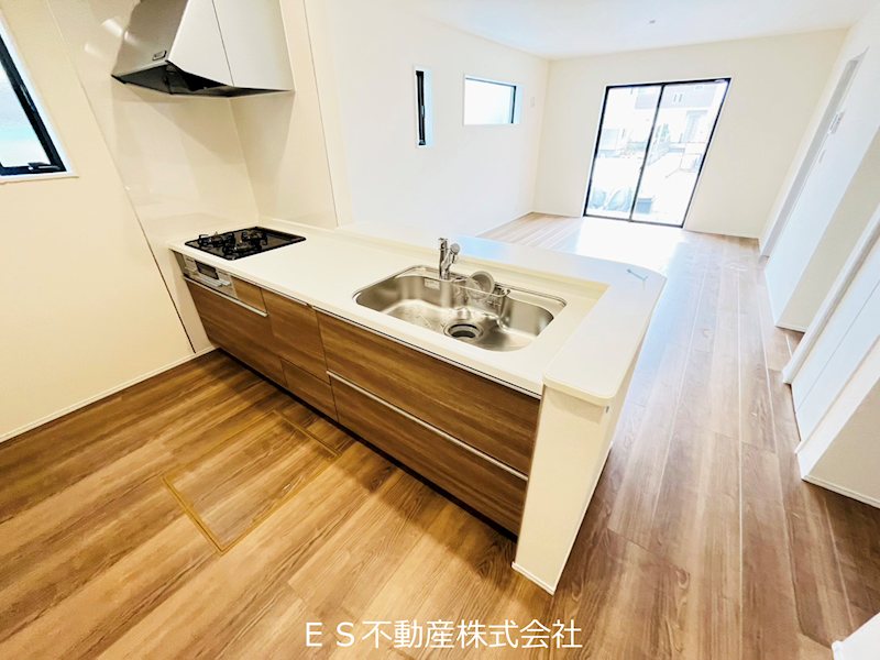 《リーブルガーデン》豊明市二村台1丁目　新築分譲住宅　全2棟　2号棟 内観写真（キッチン）