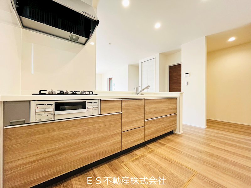 《リーブルガーデン》豊明市二村台1丁目　新築分譲住宅　全2棟　2号棟 内観写真（キッチン）