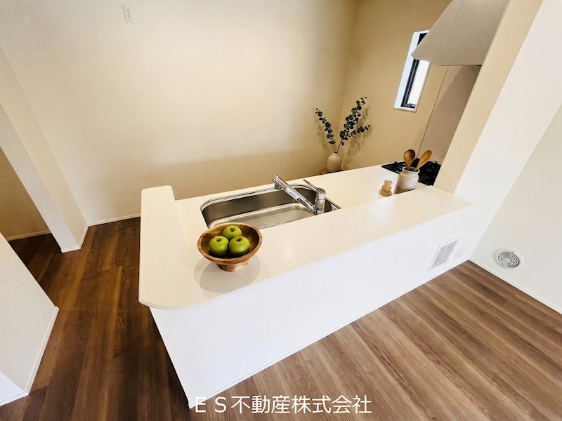 《リーブルガーデン》豊明市二村台1丁目　新築分譲住宅　全2棟　2号棟 内観写真（キッチン）