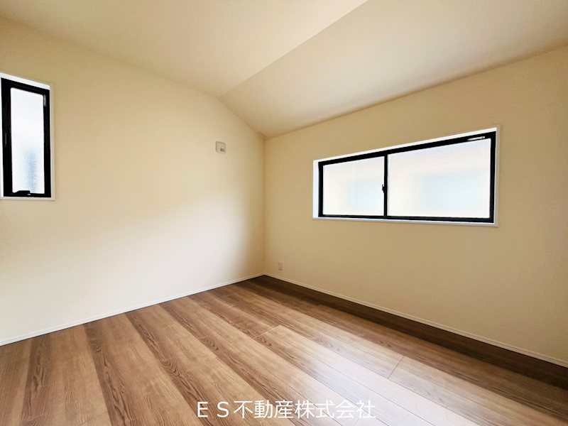 《リーブルガーデン》豊明市二村台1丁目　新築分譲住宅　全2棟　2号棟 内観写真（リビング以外の居室）