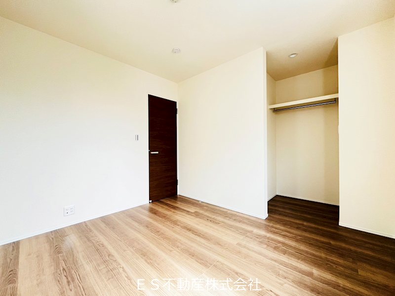 《リーブルガーデン》豊明市二村台1丁目　新築分譲住宅　全2棟　2号棟 内観写真（リビング以外の居室）