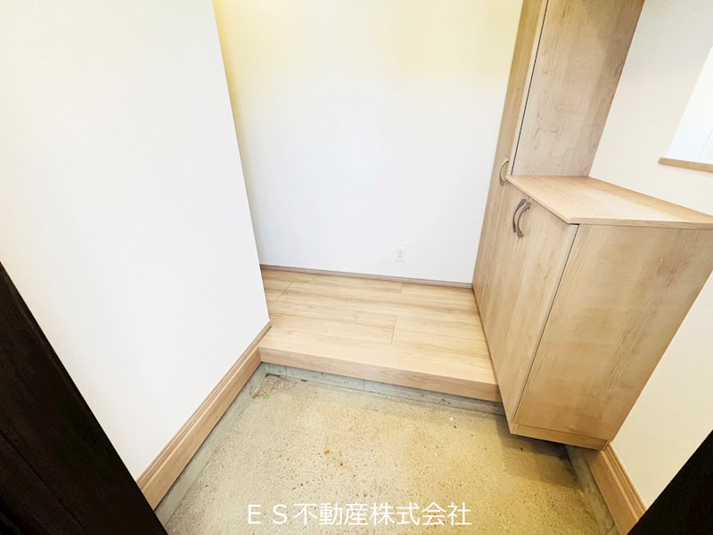 《ハートフルタウン》豊明市栄町西大根　新築分譲住宅　限定1棟 現地写真（玄関）