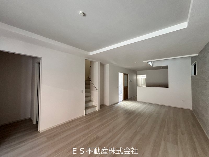 《LIGARE-KIS》緑区鳴海町3期　新築分譲住宅　限定1棟 内観写真（リビング）