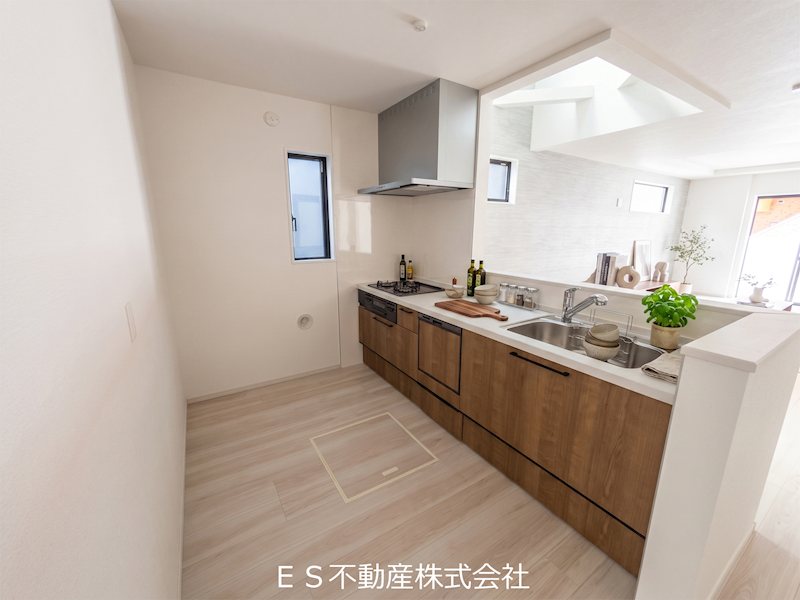 《LIGARE-KIS》緑区鳴海町3期　新築分譲住宅　限定1棟 内観写真（キッチン）