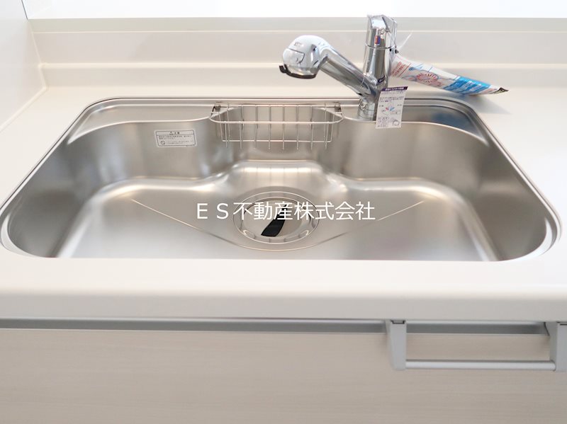 《リナージュ》知多市日長台01期　新築分譲　限定1棟 同仕様写真（キッチン）